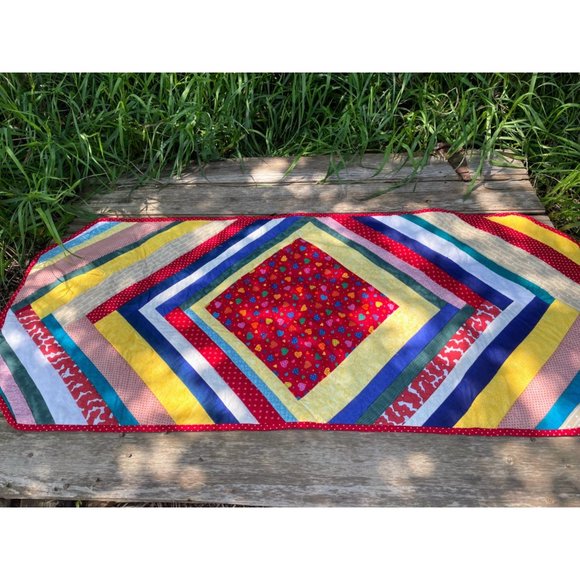 Vintage 1980s Quilted Table Runner Mat Hearts, Rainbow 49x21" - Picture 1 of 11